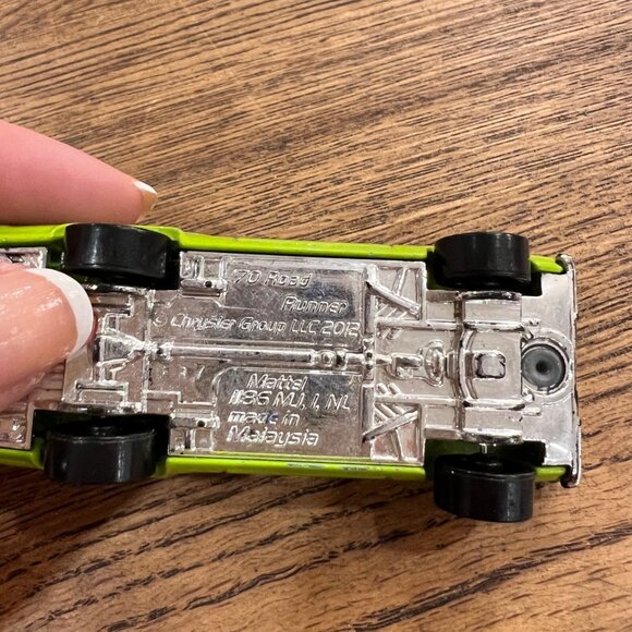 Hot Wheels 70 Road Runner Lime Green Die-Cast Car Toy Mattel 2012 Collectible - Picture 4 of 4